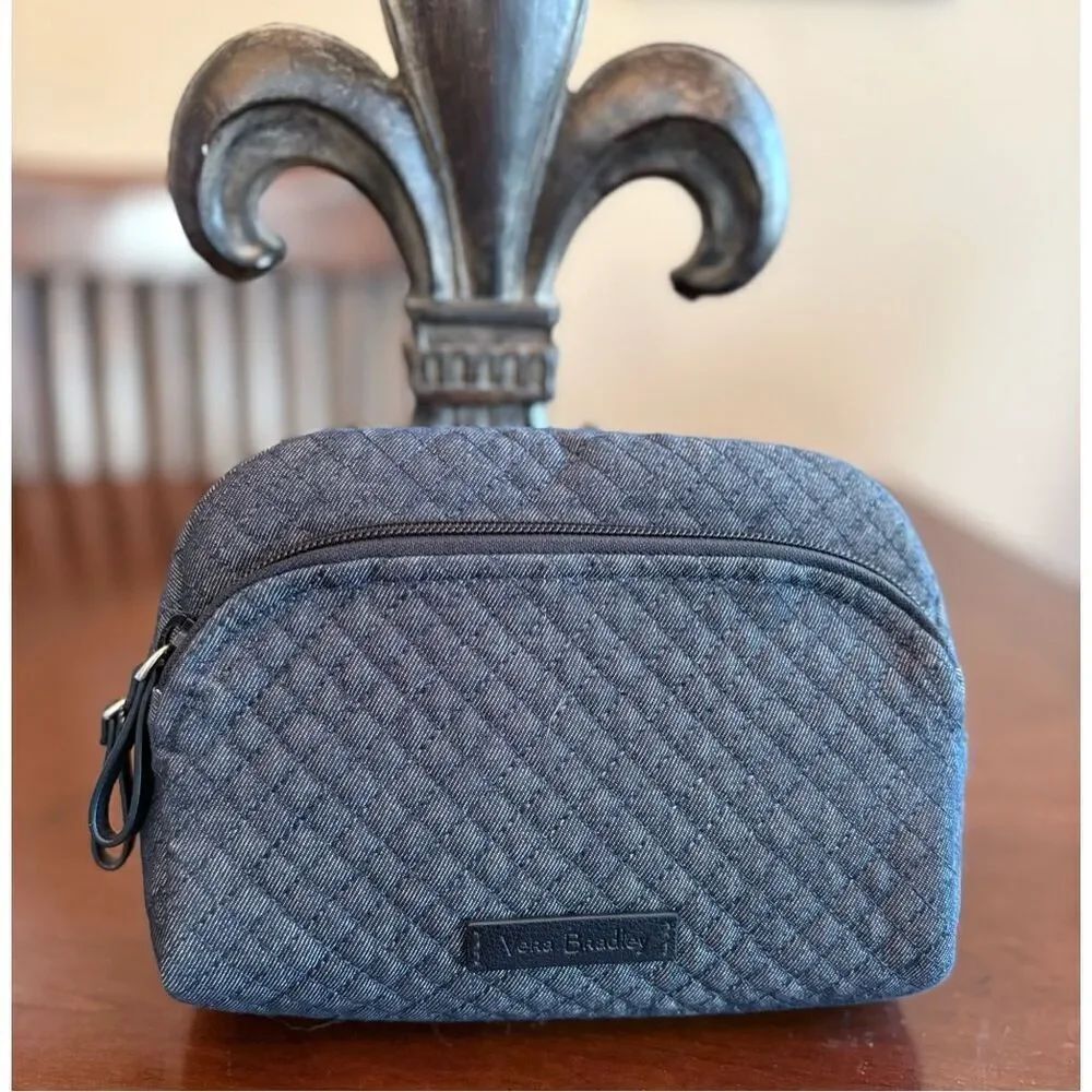 VERA BRADLEY - EUC Iconic Medium Cosmetic Bag/Travel Case in Blue/Grey Denim